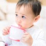 麦茶が赤ちゃんにいいって本当!?赤ちゃんに麦茶が向いている理由とおすすめの飲ませ方まとめ